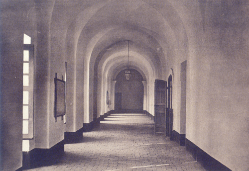 Claustro alto del Colegio Nacional.