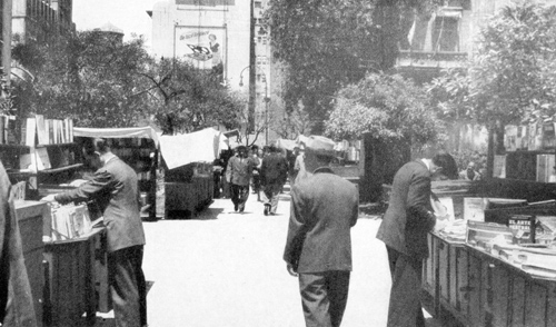 Puesto callejeros cercanos al Cabildo