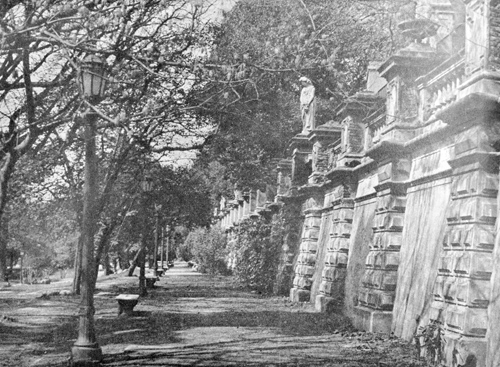 Murralln de Recoleta -  las 8 estatuas