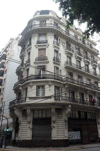 Casa antigua de departamentos