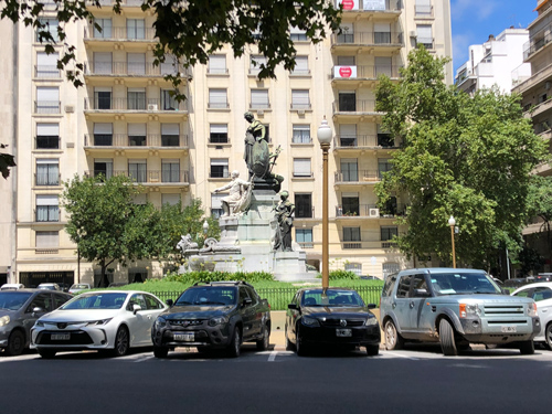 Monumento a Carlos Pellegrini